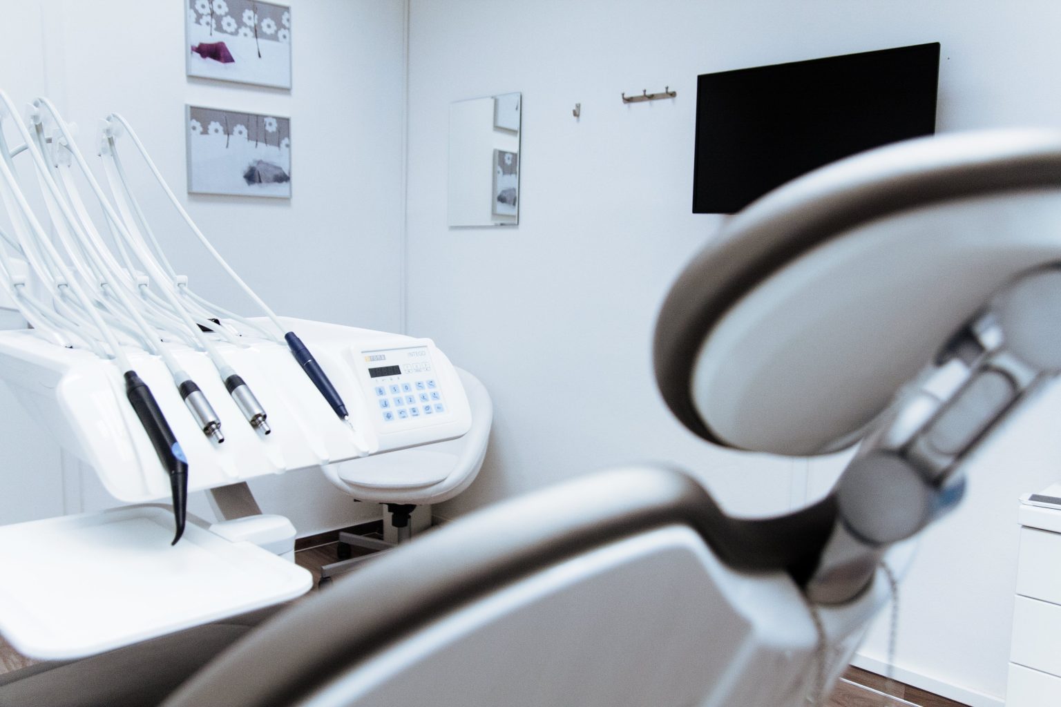 یونیت و تجهیزات دندانپزشکی در کلینیک نجاتی